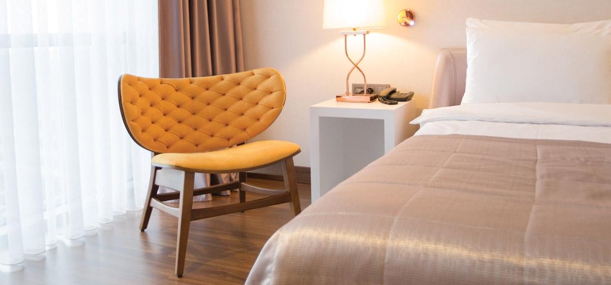 ari armchair gallery 4