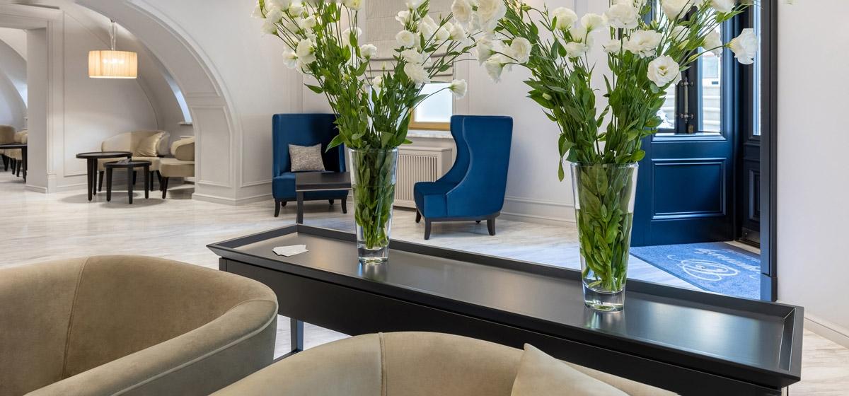 oly armchair gallery 1