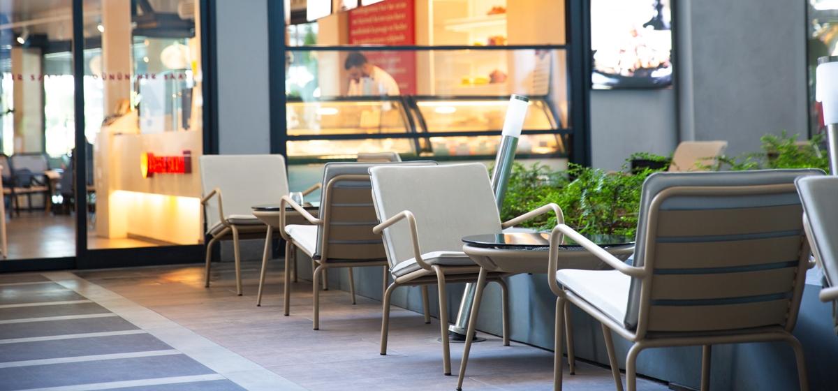 positano coffee table gallery 1